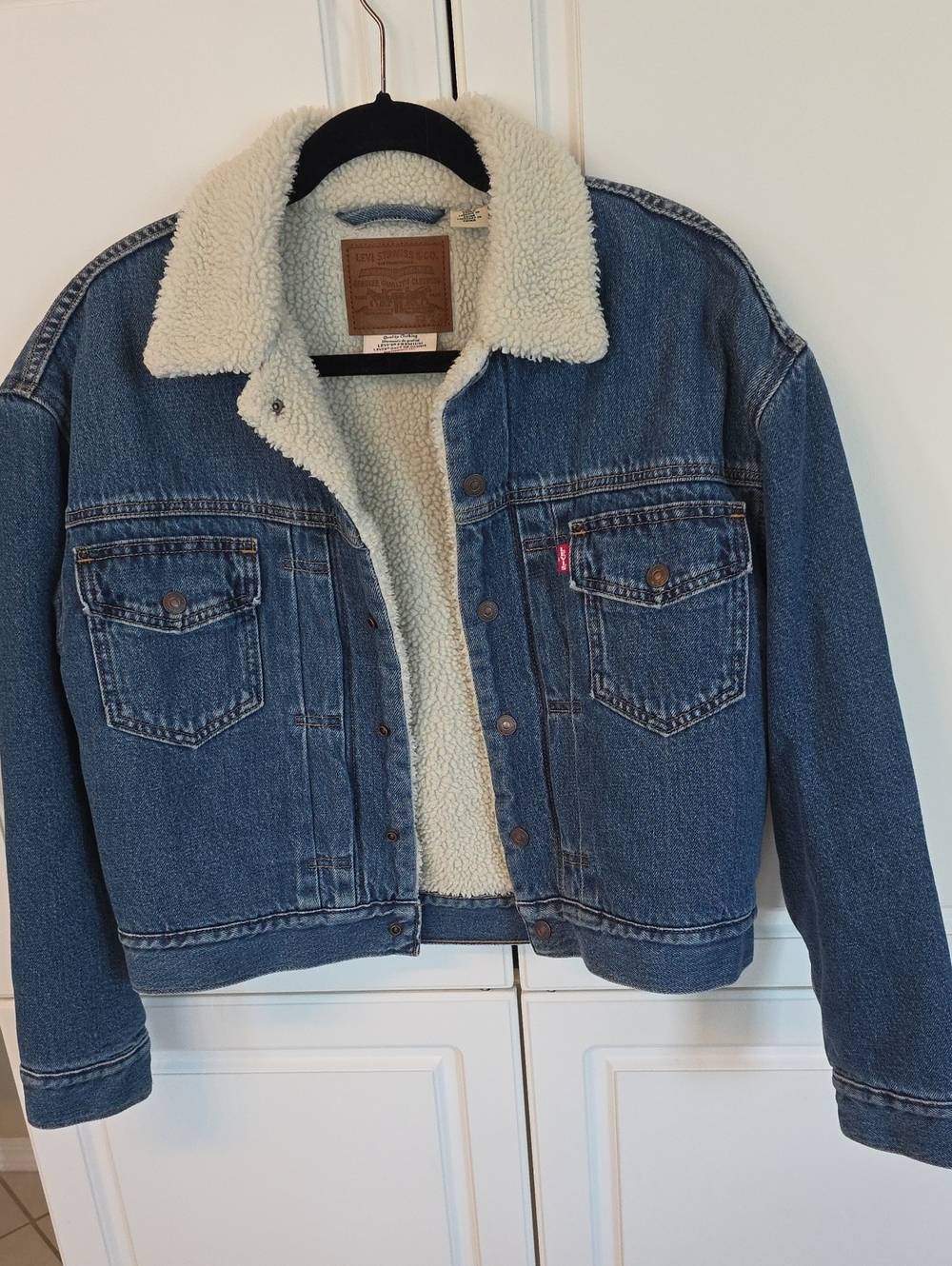 Levi's XSmall Medium Blue Denim Trucker Jacket with Cream Sherpa Lining